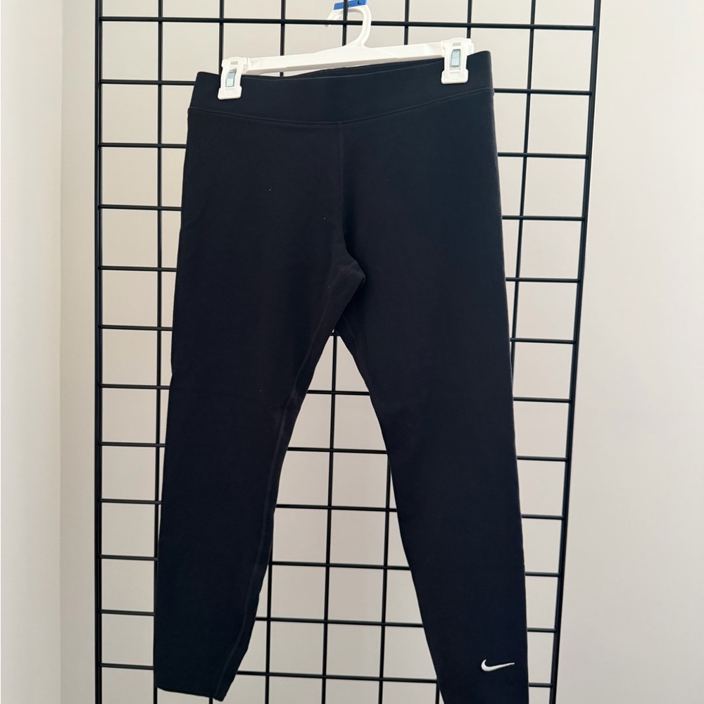 Nike women’s Black Active Leggings